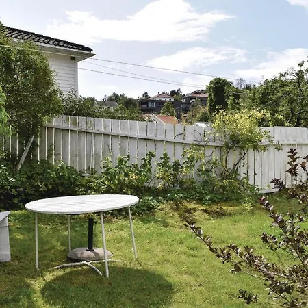 Awesome In W/ Wifi And 4 Bedrooms Risør
