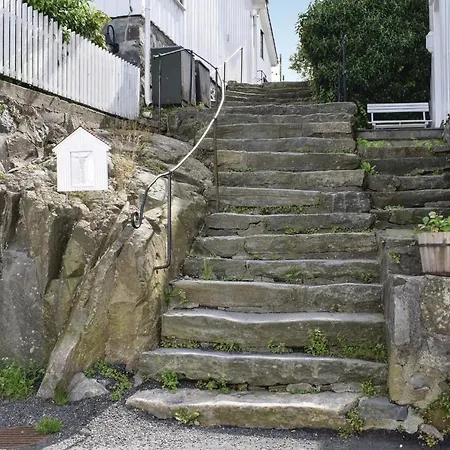 Feriehus Awesome In W/ Wifi And 4 Bedrooms
